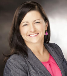Shannon Robertson Headshot